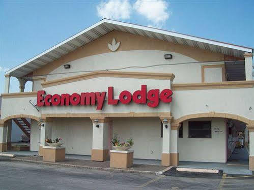 Economy Lodge Texas City Refinery Экстерьер фото