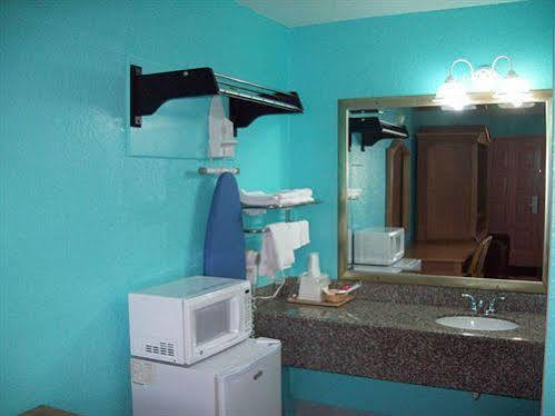Economy Lodge Texas City Refinery Экстерьер фото