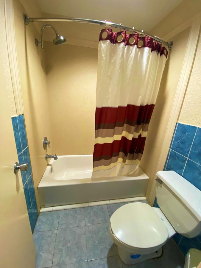 Economy Lodge Texas City Refinery Экстерьер фото