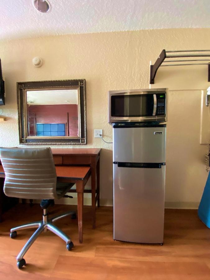 Economy Lodge Texas City Refinery Экстерьер фото