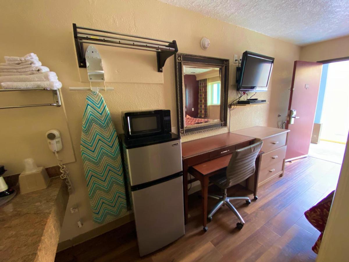 Economy Lodge Texas City Refinery Экстерьер фото
