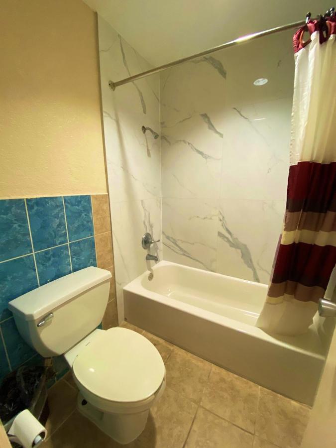 Economy Lodge Texas City Refinery Экстерьер фото